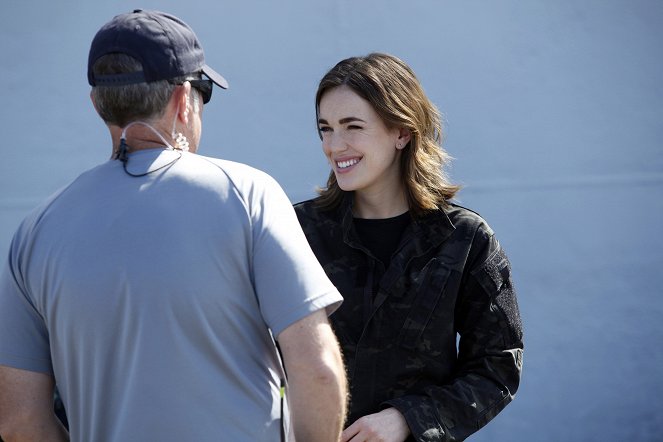Agents of S.H.I.E.L.D. - Season 2 - Making Friends and Influencing People - Photos - Elizabeth Henstridge