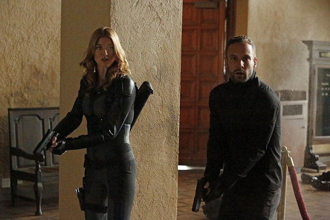 Agents of S.H.I.E.L.D. - What They Become - Van film - Adrianne Palicki