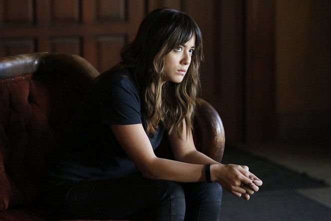 Agents of S.H.I.E.L.D. - What They Become - Van film - Chloe Bennet