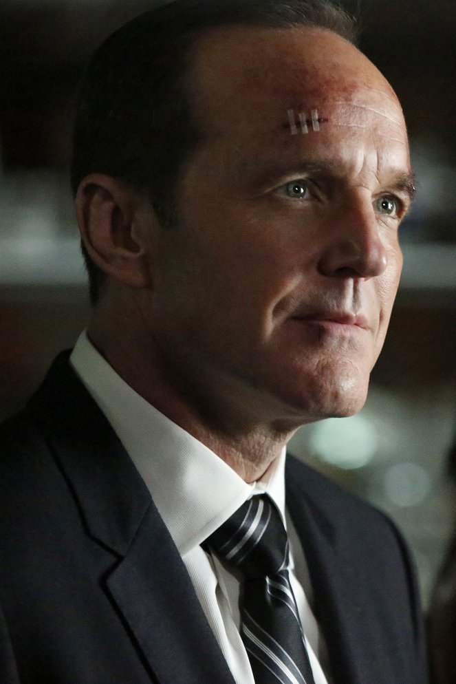 MARVEL's Agents Of S.H.I.E.L.D. - Season 2 - In tiefer Trauer - Filmfotos - Clark Gregg
