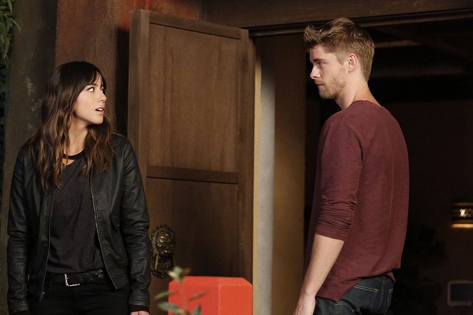 Agents of S.H.I.E.L.D. - Afterlife - Photos - Chloe Bennet, Luke Mitchell