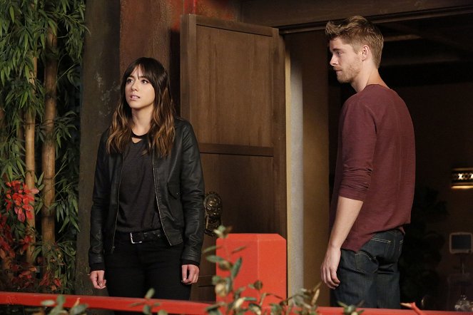 Agents of S.H.I.E.L.D. - Afterlife - Photos - Chloe Bennet, Luke Mitchell