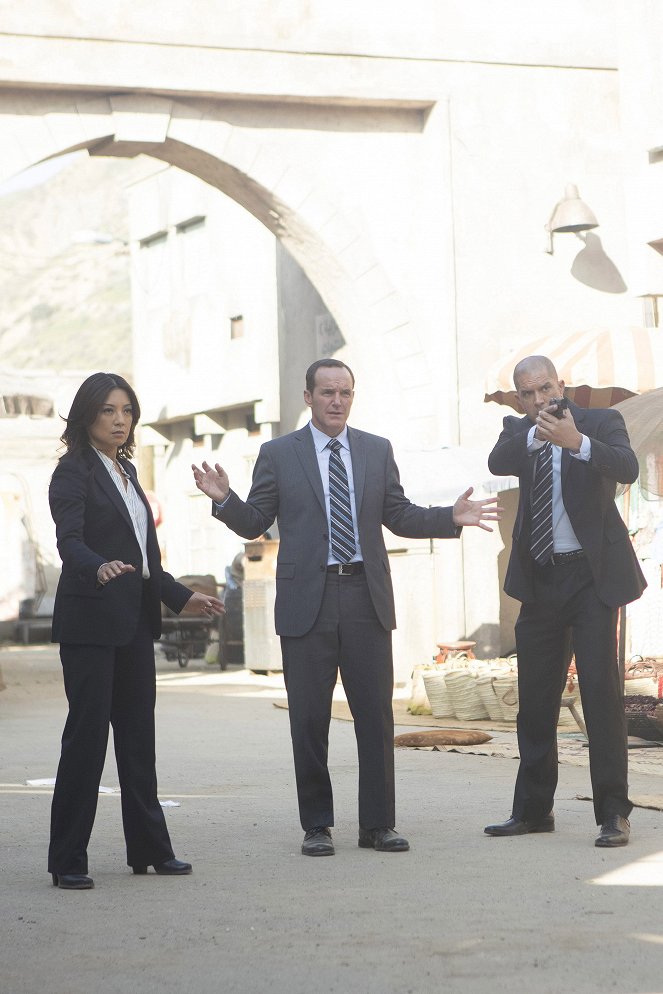 A S.H.I.E.L.D. ügynökei - Melinda - Filmfotók - Ming-Na Wen, Clark Gregg