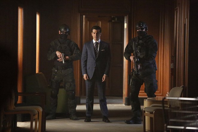 Agents of S.H.I.E.L.D. - Season 2 - Frenemy of My Enemy - Van film