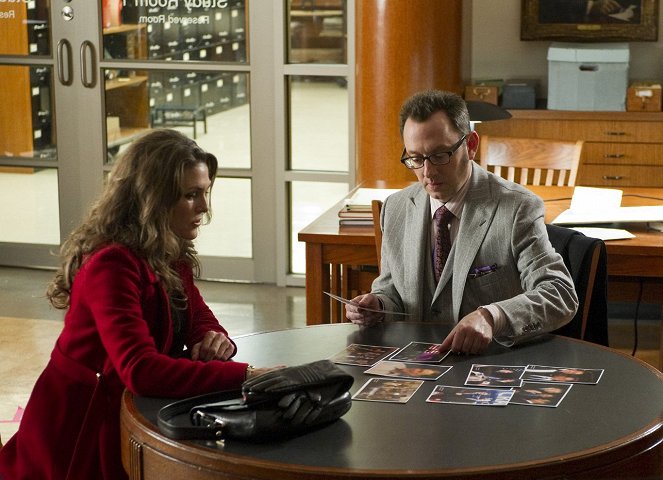 A célszemély - Forrás - Filmfotók - Paige Turco, Michael Emerson