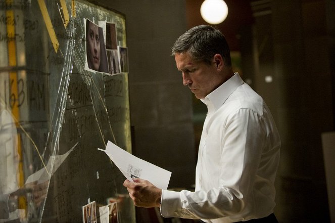 Person of Interest - The Contingency - Photos - James Caviezel