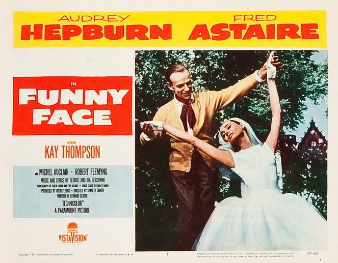 Zabawna buzia - Lobby karty - Fred Astaire, Audrey Hepburn