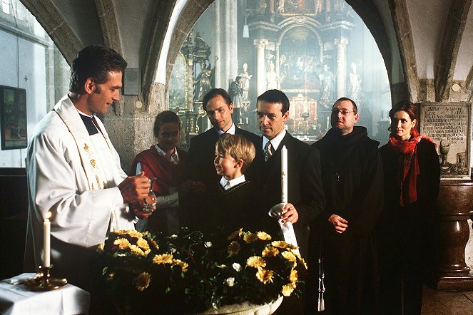 Das Herz des Priesters - Film - Walter Sittler, Gabi Herz, Frank Behnke, Michael Roll, Maximilian Krückl, Anja Kling