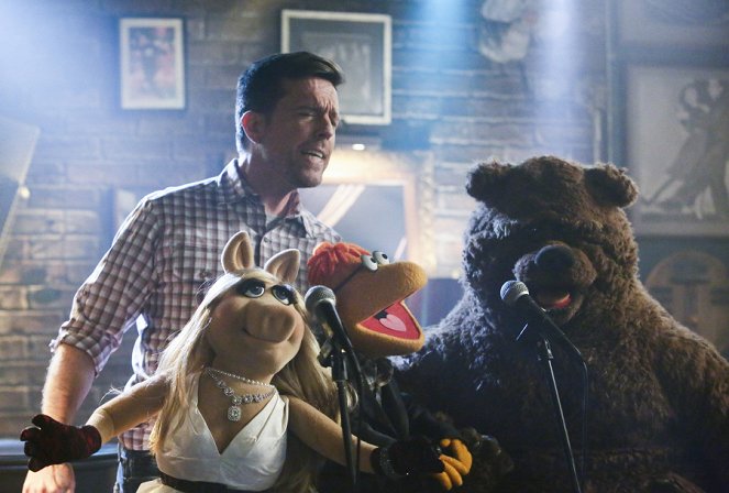 The Muppets - Filmfotos - Ed Helms