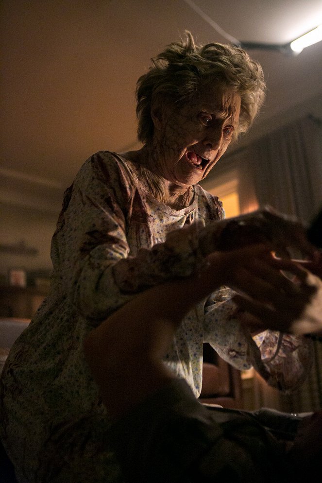 Guia do Escuteiro Para o Apocalipse Zombie - Do filme - Cloris Leachman