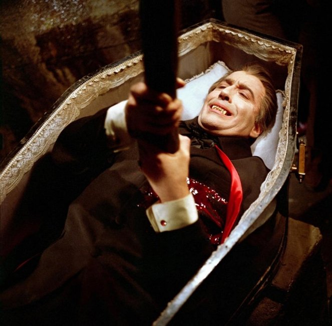 Dracula Has Risen from the Grave - Do filme - Christopher Lee