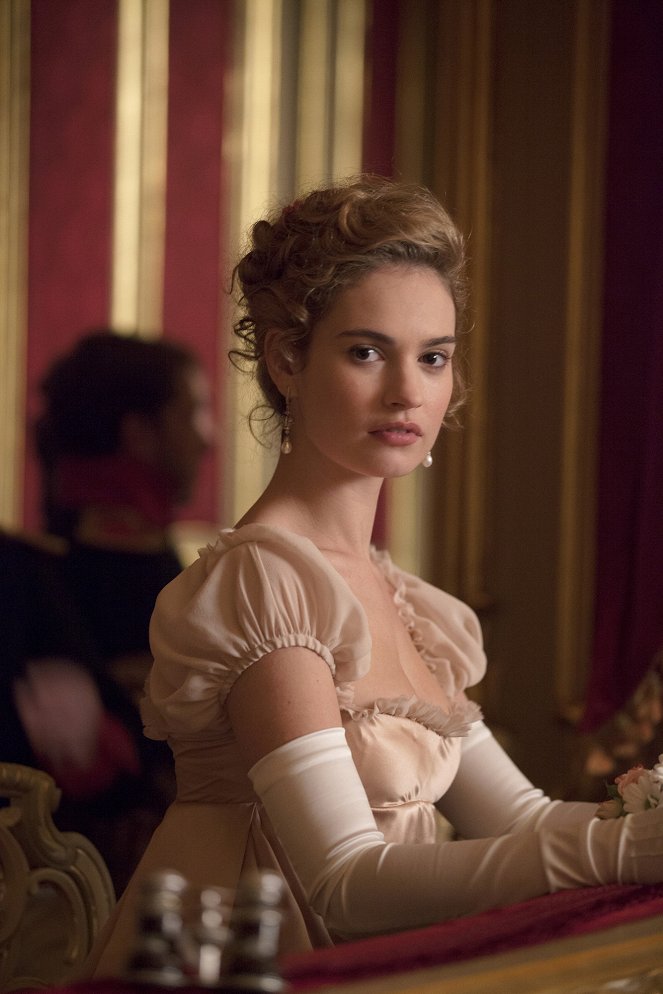War and Peace - Z filmu - Lily James