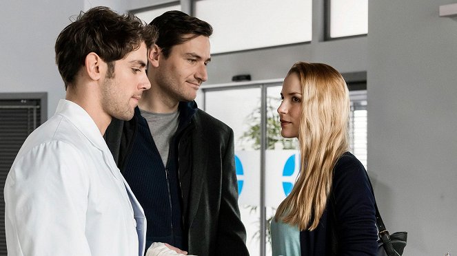 In aller Freundschaft - Die jungen Ärzte - Season 1 - Alte Liebe - De la película - Roy Peter Link, Michael Epp, Mirka Pigulla