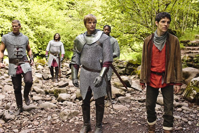 Merlin - Season 4 - Aithusa - Photos - Tom Hopper, Eoin Macken, Bradley James, Tomiwa Edun, Colin Morgan