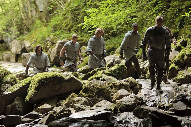 Merlin - Season 4 - Aithusa - Photos - Eoin Macken, Tom Hopper, Rupert Young, Tomiwa Edun, Bradley James