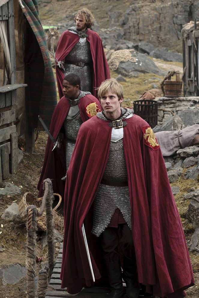 Przygody Merlina - Zguba Artura — część 1 - Z filmu - Rupert Young, Tomiwa Edun, Bradley James