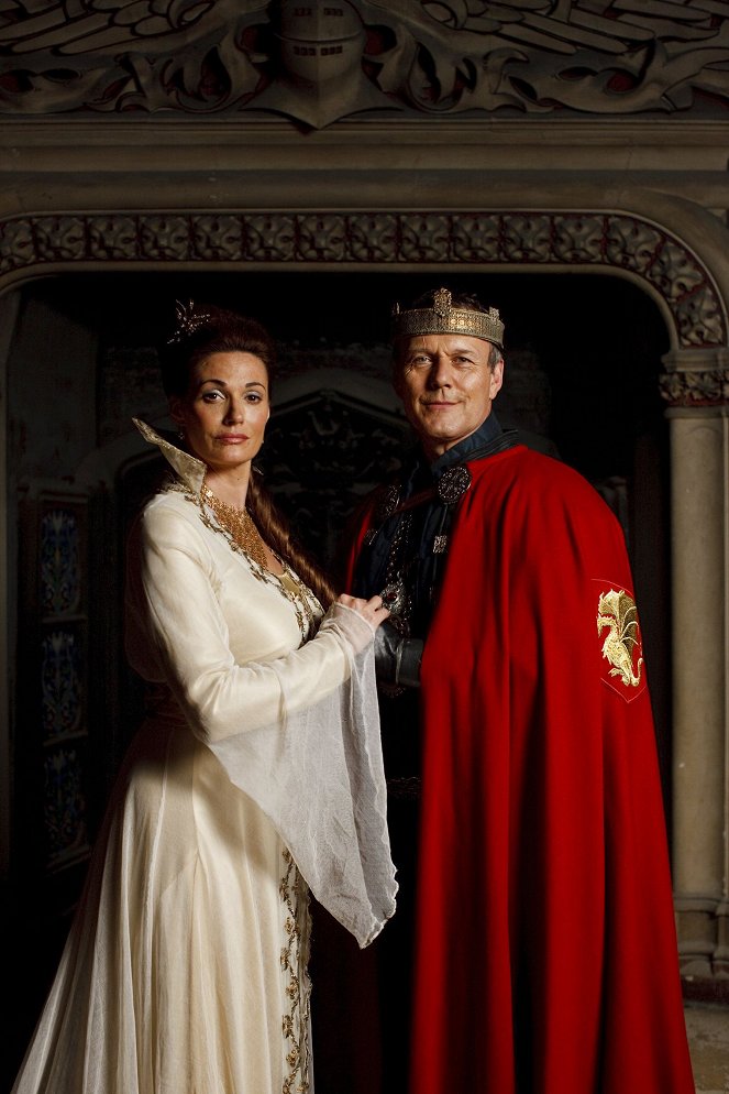 Merlín - Season 2 - La bella y la bestia: 1.ª parte - Promoción - Sarah Parish, Anthony Head