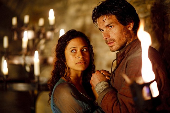 Merlin - Lancelot and Guinevere - Photos - Angel Coulby, Santiago Cabrera