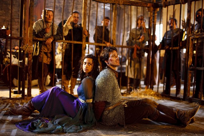 As Aventuras de Merlin - Lancelot e Guinevere - Do filme - Angel Coulby, Santiago Cabrera