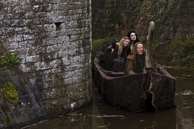 Merlin - Season 4 - The Darkest Hour - Part 1 - Photos - Emilia Fox, Katie McGrath, James Greene