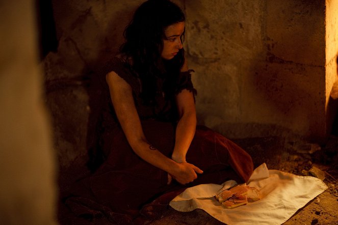 Merlin - Season 2 - The Lady of the Lake - Photos - Laura Donnelly