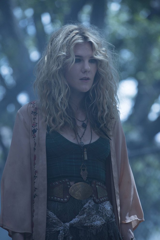American Horror Story - Boy Parts - Photos - Lily Rabe