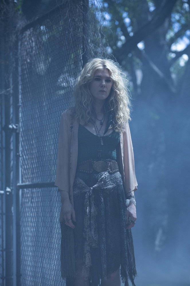 American Horror Story - Boy Parts - Photos - Lily Rabe