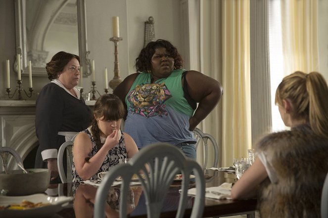 American Horror Story - The Replacements - Photos - Kathy Bates, Jamie Brewer, Gabourey Sidibe