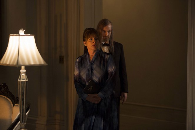 American Horror Story - The Replacements - Photos - Patti LuPone, Denis O'Hare