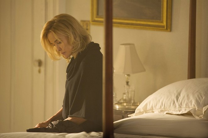 American Horror Story - Coven - The Axeman Cometh - Photos - Jessica Lange