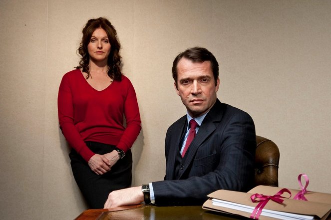 Injustice - Werbefoto - Dervla Kirwan, James Purefoy