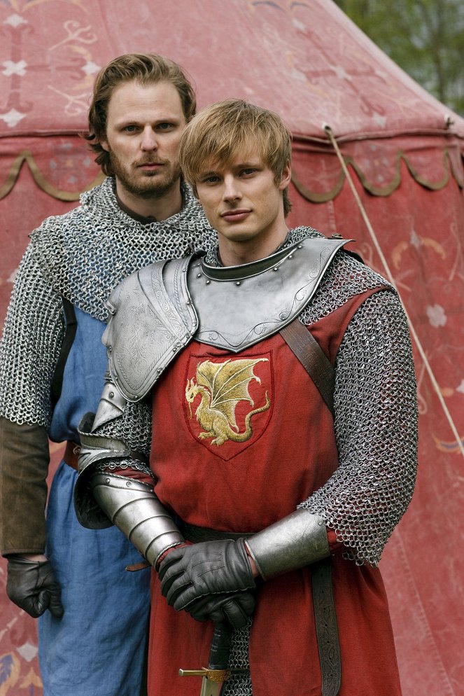 Merlin kalandjai - A hajdani és a leendő királynő - Promóció fotók - Rupert Young, Bradley James