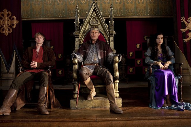 Merlin - Lovec čarodejníkov - Z filmu - Bradley James, Anthony Head, Katie McGrath