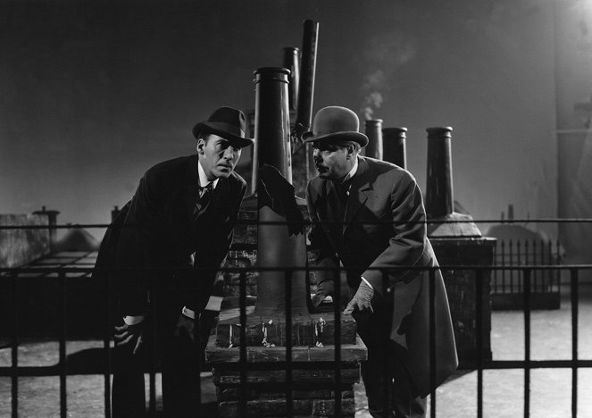 Sherlock Holmes et le collier de la mort - Filmfotók - Christopher Lee, Thorley Walters