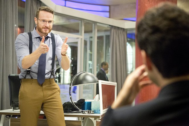 House of Lies - Wreckage - Photos - Josh Lawson