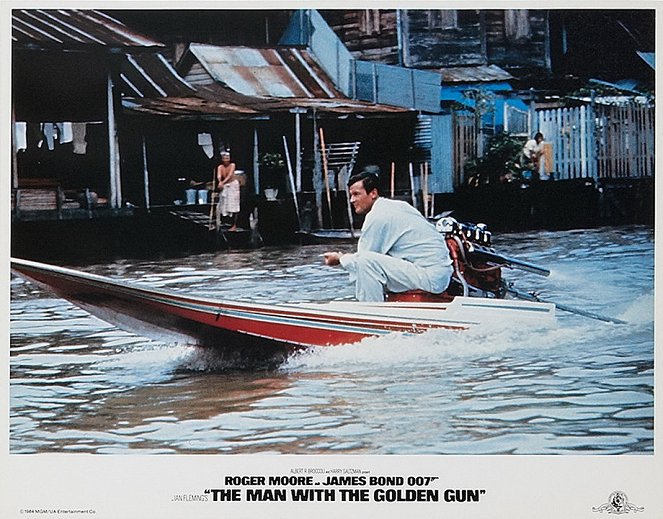 Der Mann mit dem goldenen Colt - Lobbykarten - Roger Moore