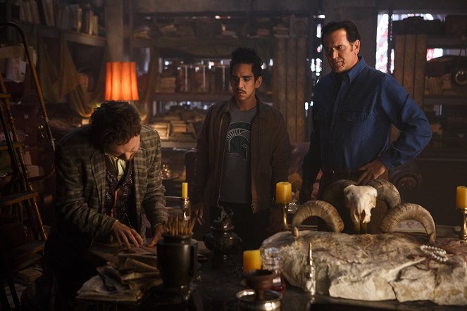 Ash vs Evil Dead - Books From Beyond - Film - Ray Santiago, Bruce Campbell