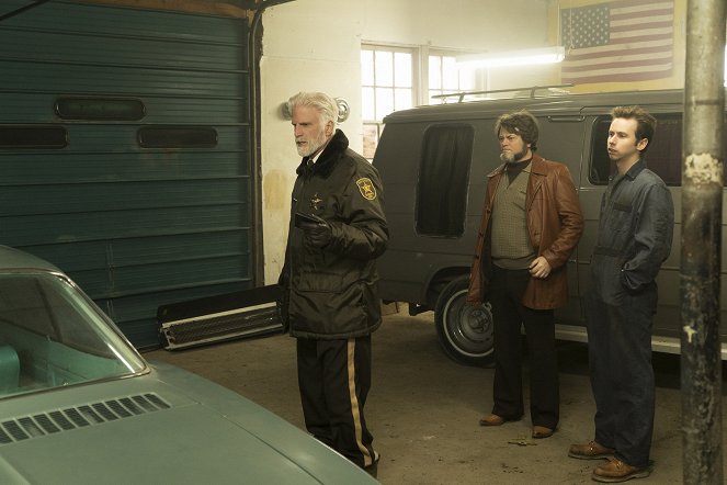 Fargo - Season 2 - Fear and Trembling - Photos - Ted Danson, Nick Offerman, Dan Beirne