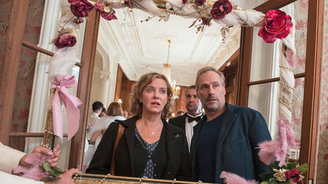 Tatort - Season 46 - Hinter dem Spiegel - Photos - Margarita Broich, Wolfram Koch