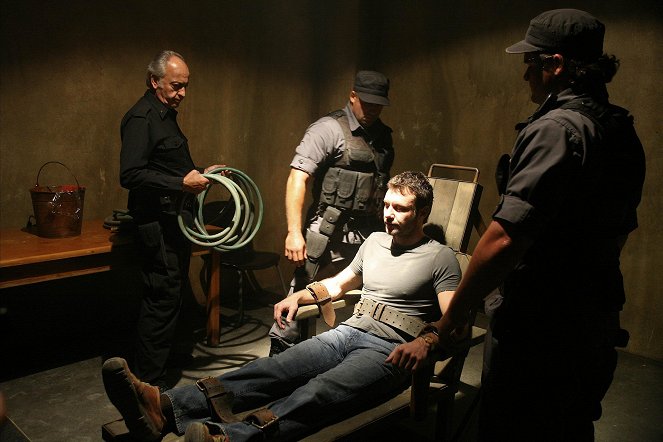 Prison Break - Season 3 - Boxed In - Photos - Castulo Guerra, Chris Vance
