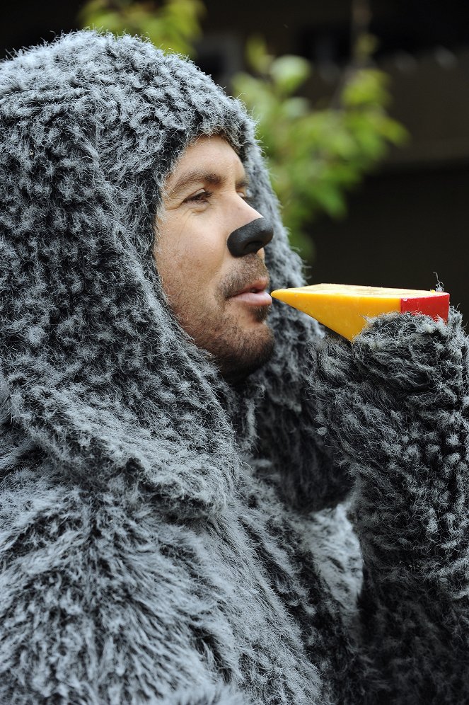 Wilfred - Season 1 - Respect - De la película - Jason Gann