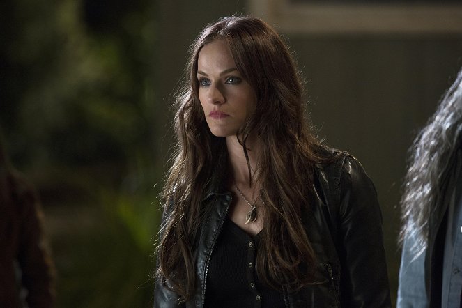 True Blood - In the Evening - Photos - Kelly Overton