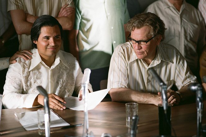 Cesar Chavez: An American Hero - Filmfotos - Michael Peña, John Malkovich