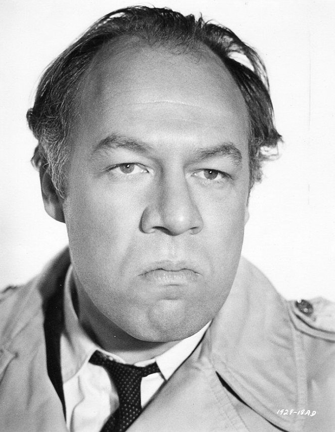 Charada - Promo - George Kennedy