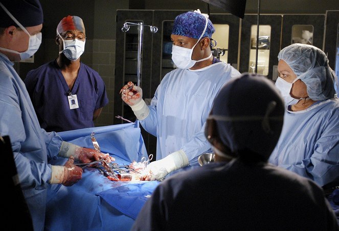 Grey's Anatomy - Desire - Photos - Isaiah Washington, James Pickens Jr.