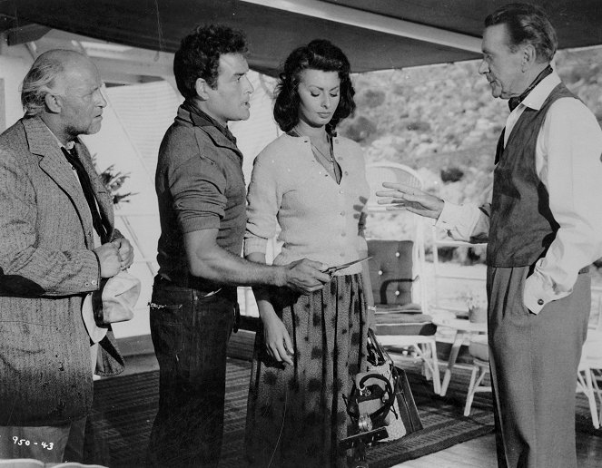 Ombres sous la mer - Film - Laurence Naismith, Sophia Loren, Clifton Webb