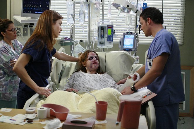 Grey's Anatomy - Some Kind of Miracle - Photos - Kate Walsh, Justin Chambers