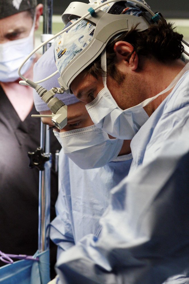 Grey's Anatomy - Season 3 - Scars and Souvenirs - Photos - T.R. Knight, Patrick Dempsey