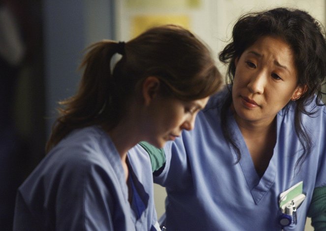 Chirurdzy - Season 3 - Testing 1-2-3 - Z filmu - Ellen Pompeo, Sandra Oh