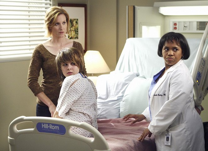 Grey's Anatomy - Die jungen Ärzte - Das Vater-Syndrom - Filmfotos - Mae Whitman, Chandra Wilson